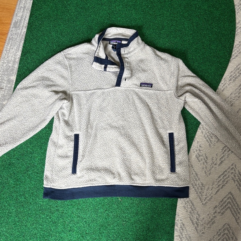 Patagonia Gray and Navy Fleece Jacket